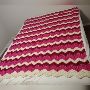 Crochet Blanket Chevron Granny Vintage 72x54 Valentines Handmade Red Pin…